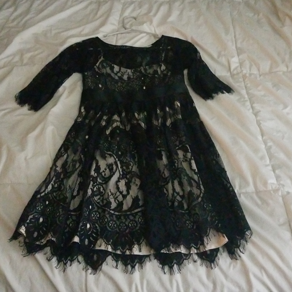 BB Dakota hale lace dress with slip